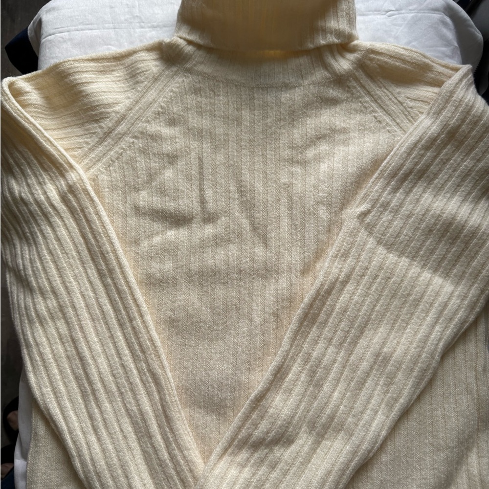Burberry Cream Ribbed Turtleneck Sweater new